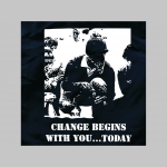 Change Begins With You... - plavky s mot&iacute;vom - plavkov&eacute; p&aacute;nske kraťasy s pohodlnou gumou v p&aacute;se a &scaron;n&uacute;rkou na dotiahnutie vhodn&eacute; aj ako klasick&eacute; kraťasy na voľn&yacute; časToday